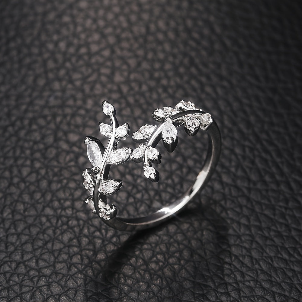 Sylviane | Ladies elegant vine-shaped ring | Silver