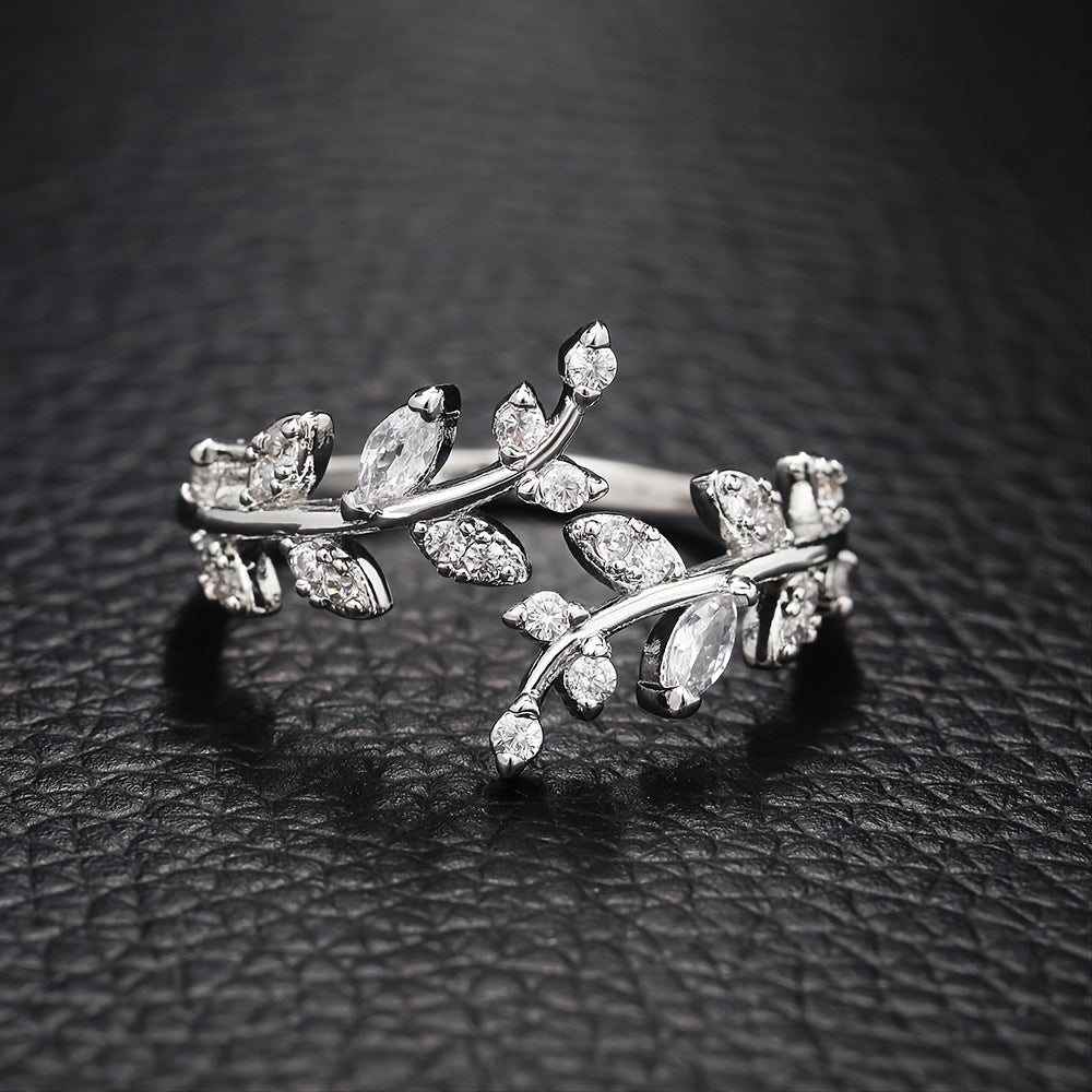 Sylviane | Ladies elegant vine-shaped ring | Silver