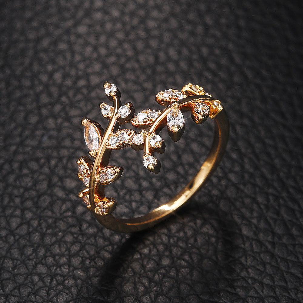 Sylviane | Ladies elegant vine-shaped ring | Silver