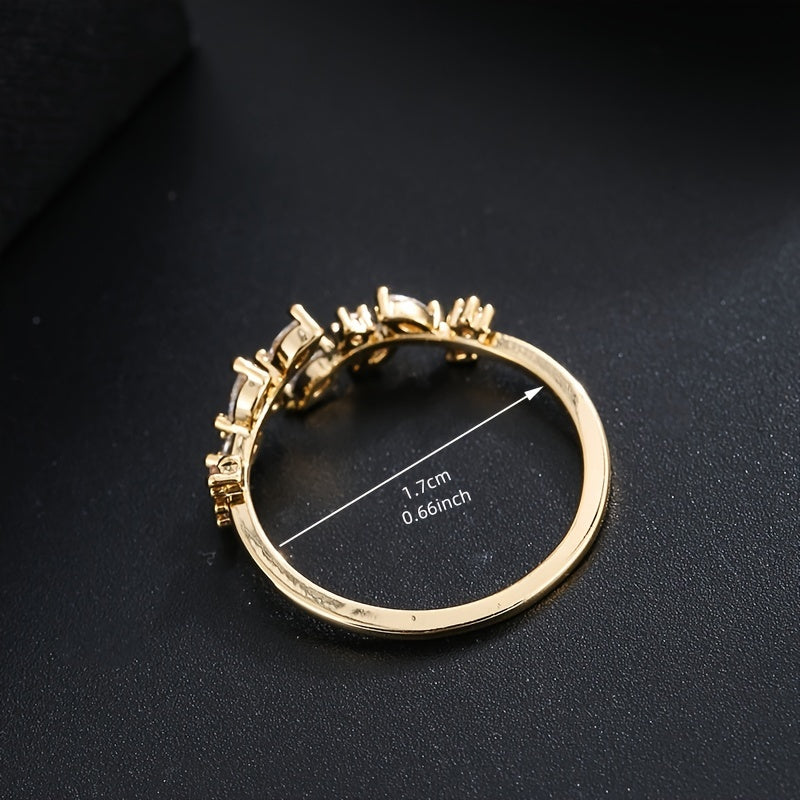 Lunira | Women's elegant leaf ring with zirconia | Gold