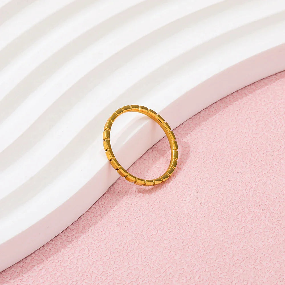 The Geometric Element Ring