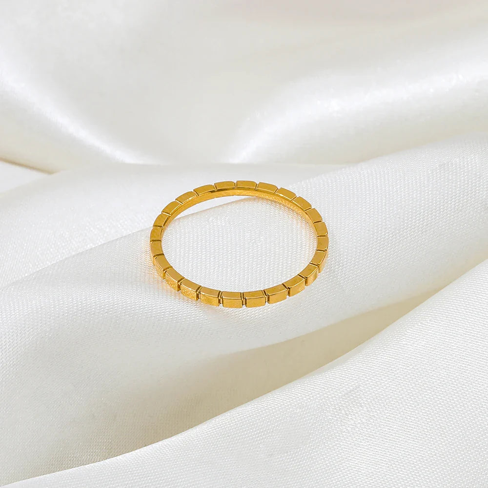 The Geometric Element Ring