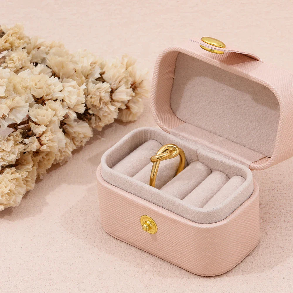 The Solace Simple Knot Ring