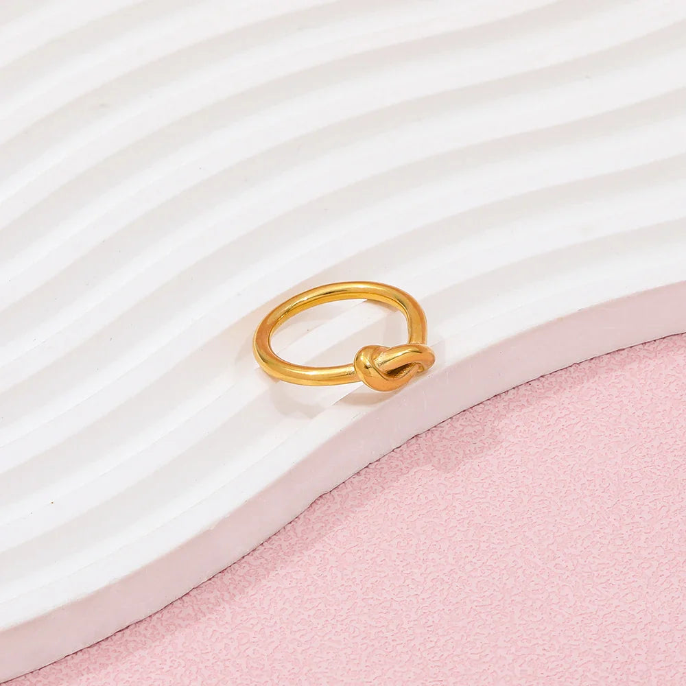 The Solace Simple Knot Ring