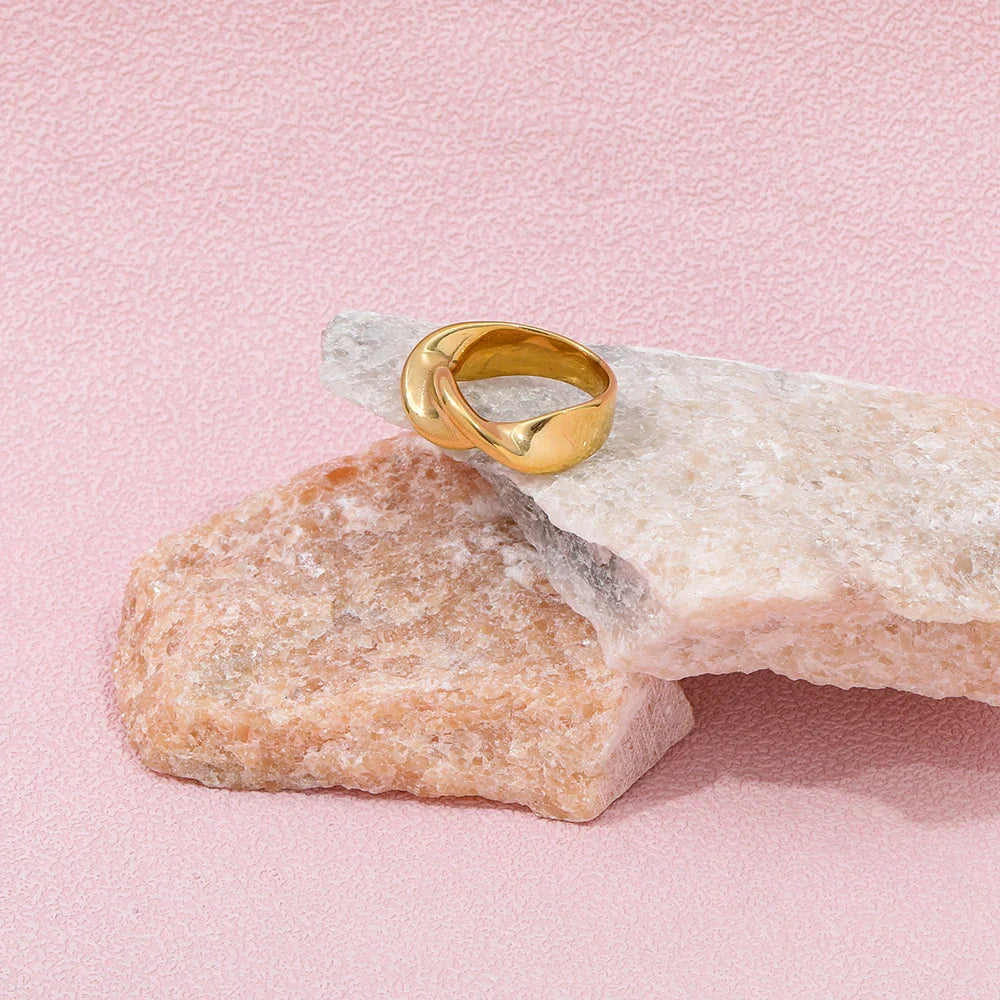 The Aurelia Twist Ring