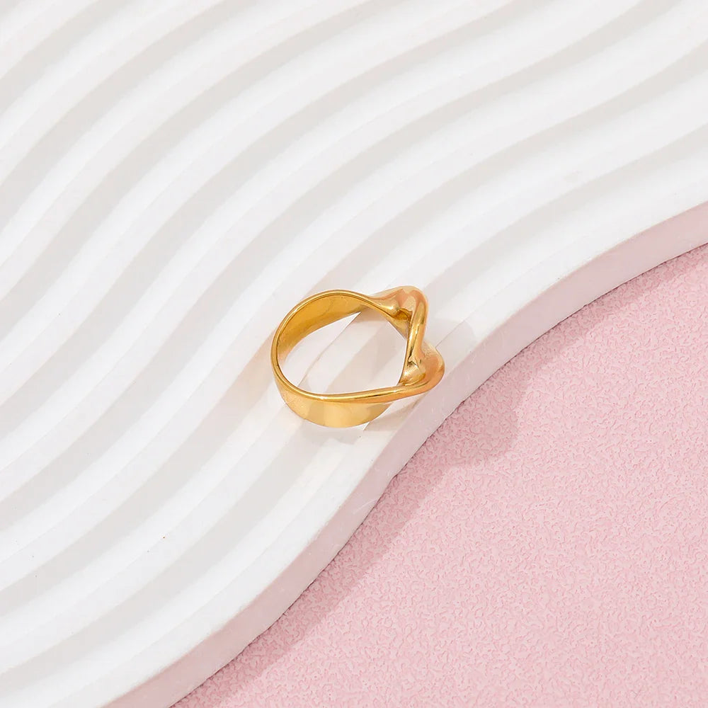 The Aurelia Twist Ring