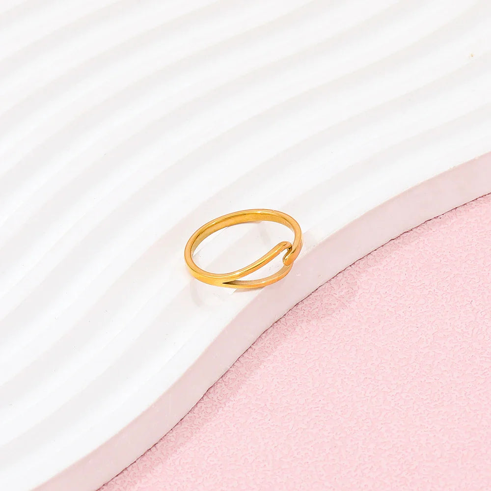 The Elan Hollow Ring