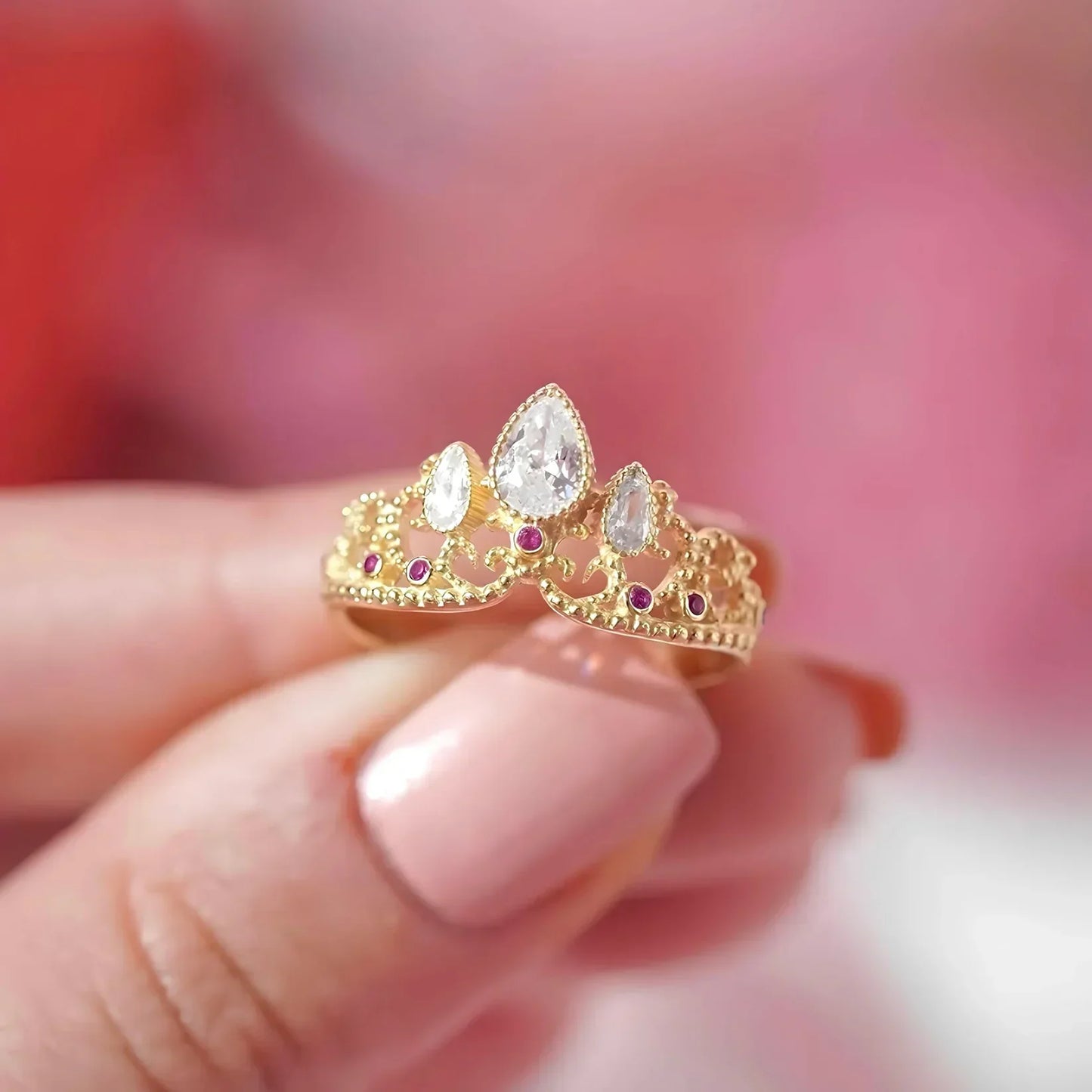Majestic Glow | Ring Golden Crowns | Timeless Class Royal Style