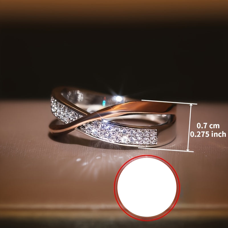 Maelis | Ladies two-tone Möbius ring with zirconia | Silver