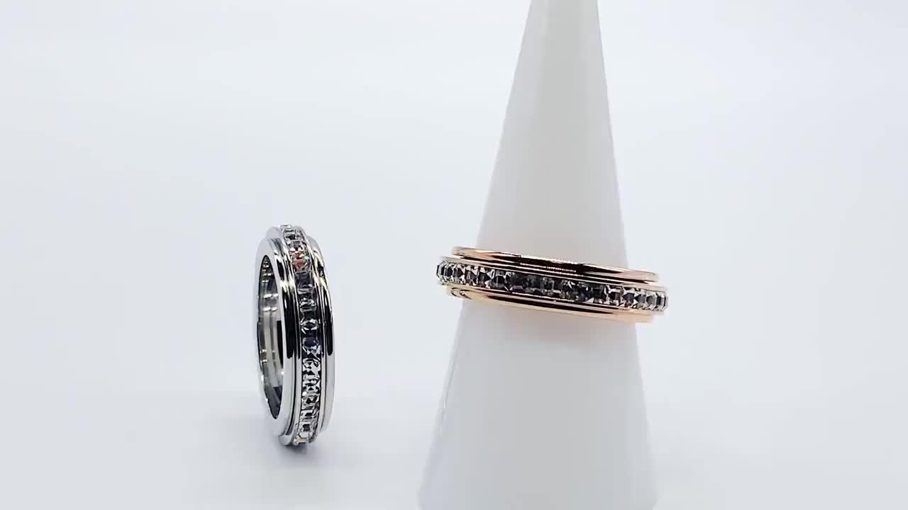 Selviana | Ladies elegant rotating band ring | Silver