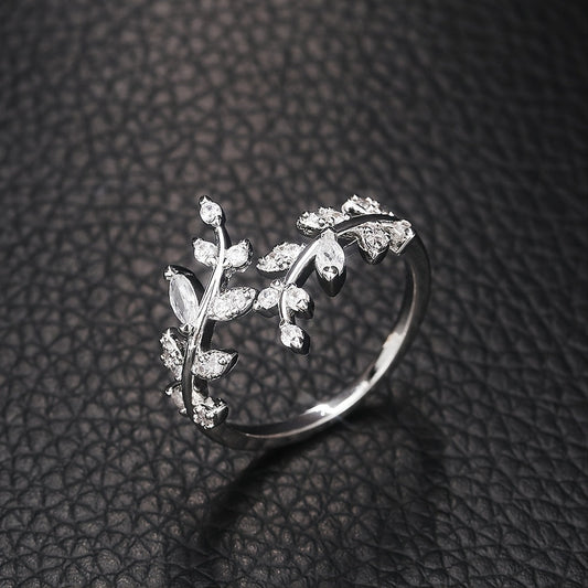 Sylviane | Ladies elegant vine-shaped ring | Silver