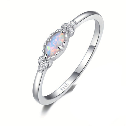 Oraya | Ladies refined opal ring | White