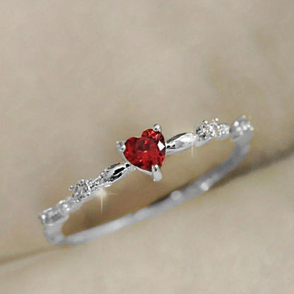 Amorelia | Women's romantic engagement ring with heart-shaped stone | Gold