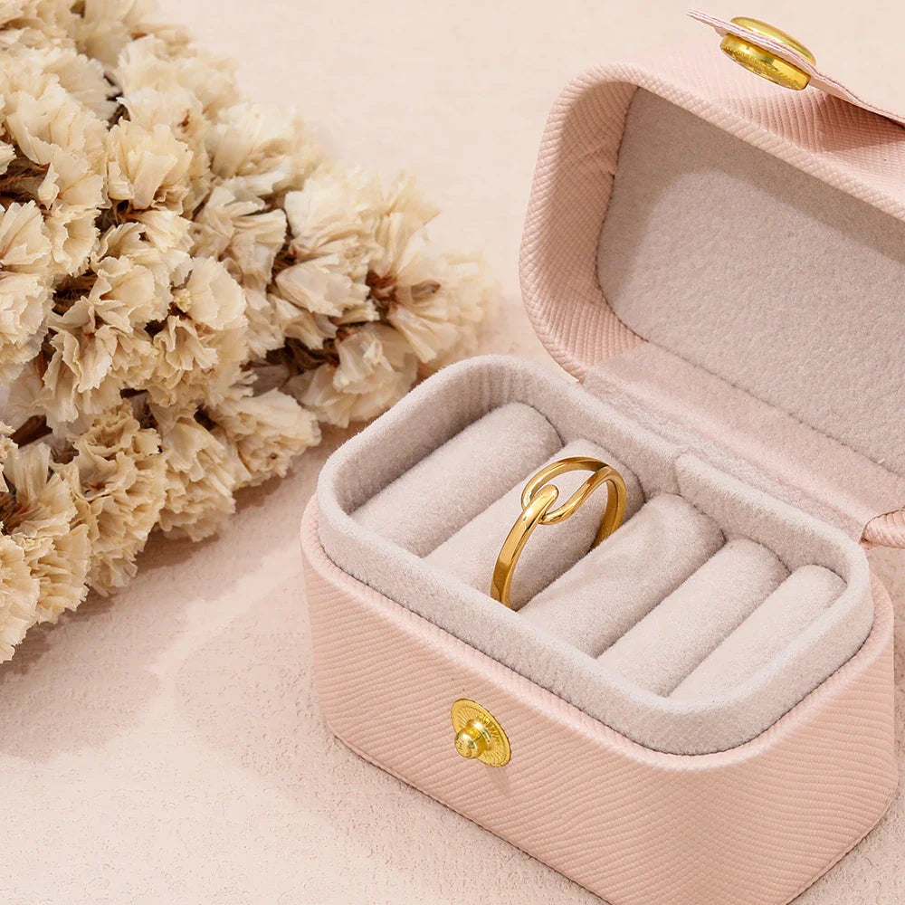 The Elan Hollow Ring