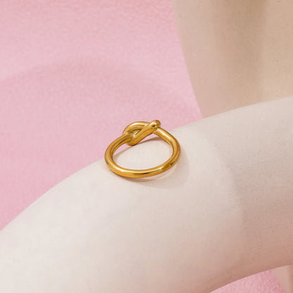 The Solace Simple Knot Ring
