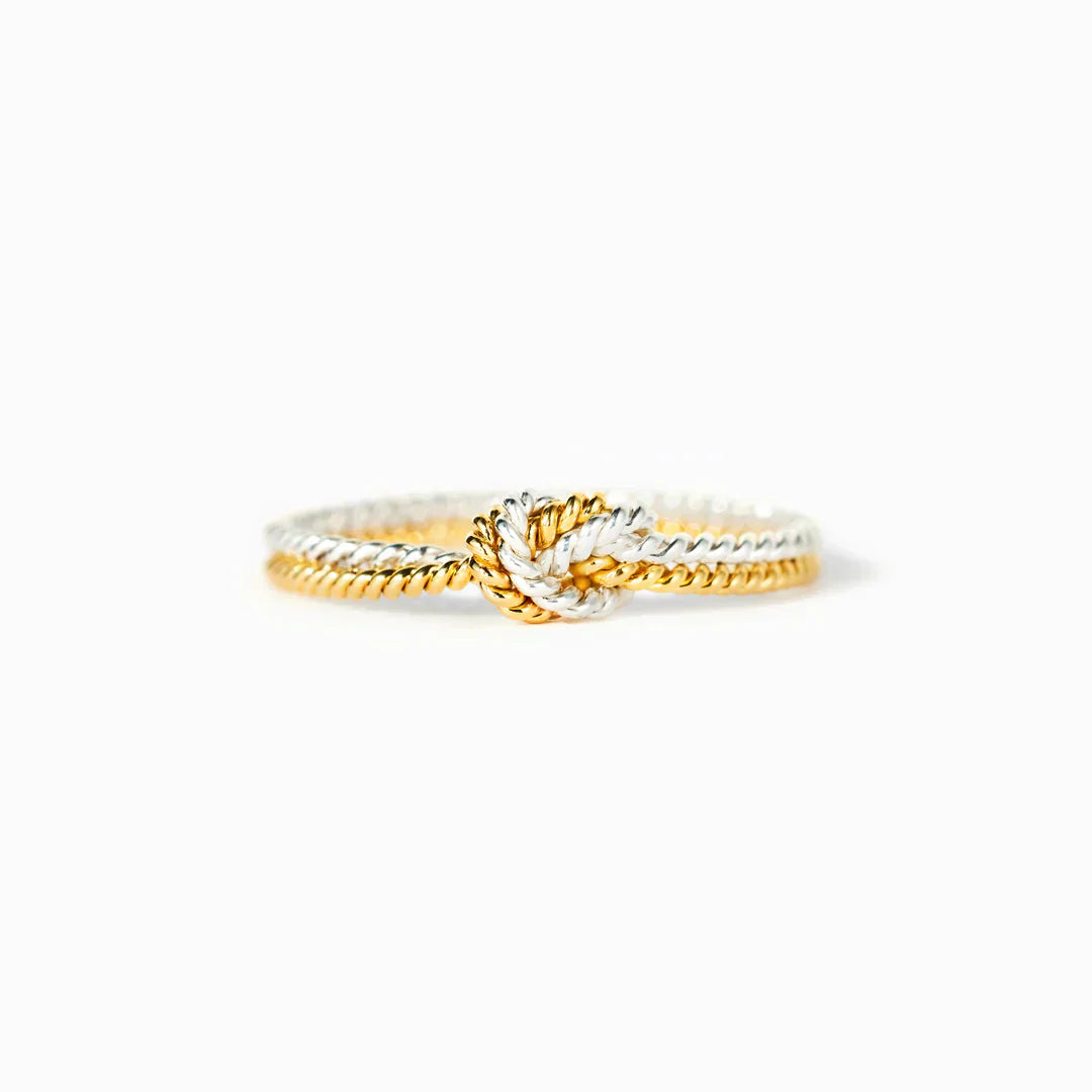 Elegant Knot Ring | Timeless | Sophisticated
