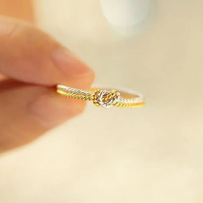 Elegant Knot Ring | Timeless | Sophisticated